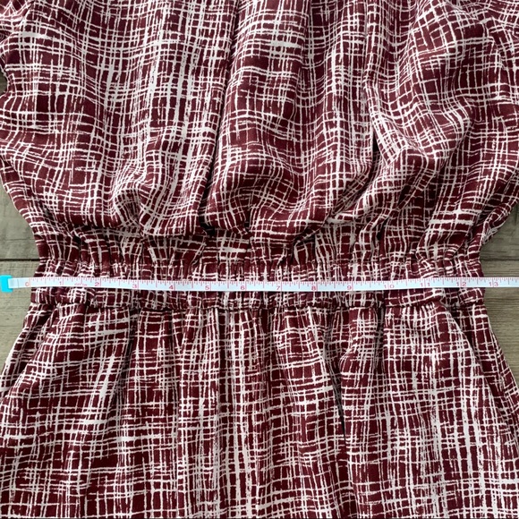 Prologue - Long sleeve crewneck midi dress (red) - Picture 14 of 16